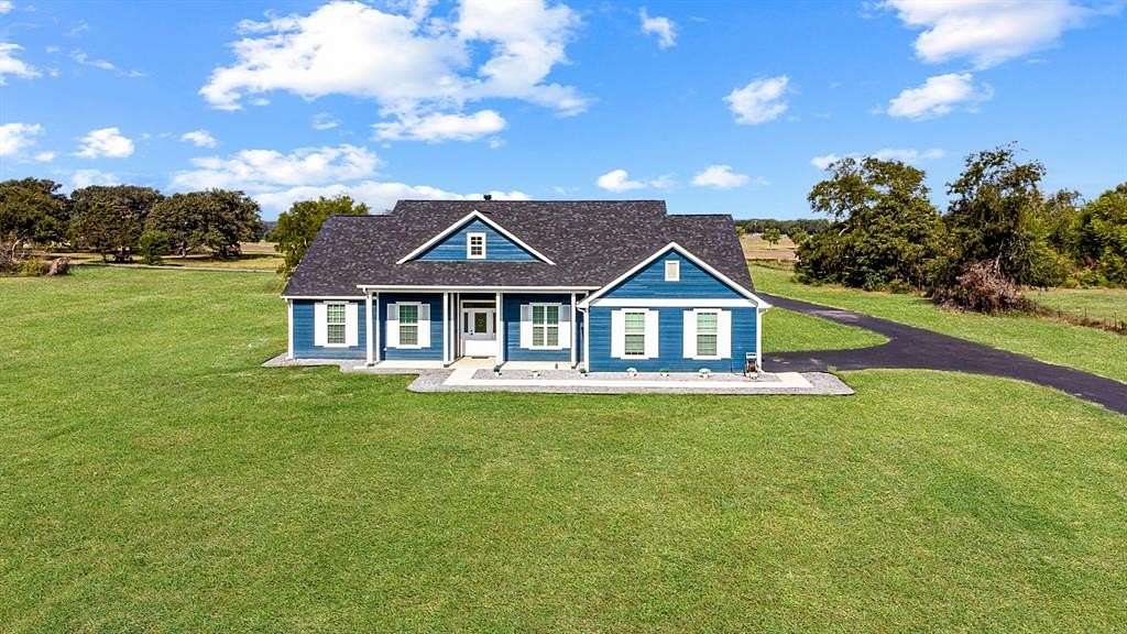 2.8 Acres of Residential Land with Home for Sale in Wills Point, Texas