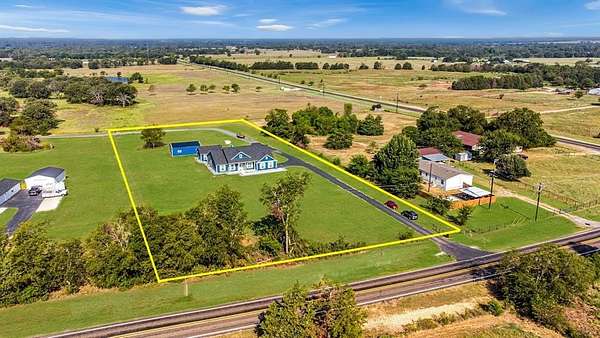 2.8 Acres of Residential Land with Home for Sale in Wills Point, Texas