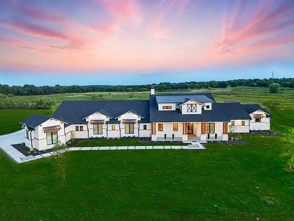 2.29 Acres of Residential Land with Home for Sale in Bartonville, Texas