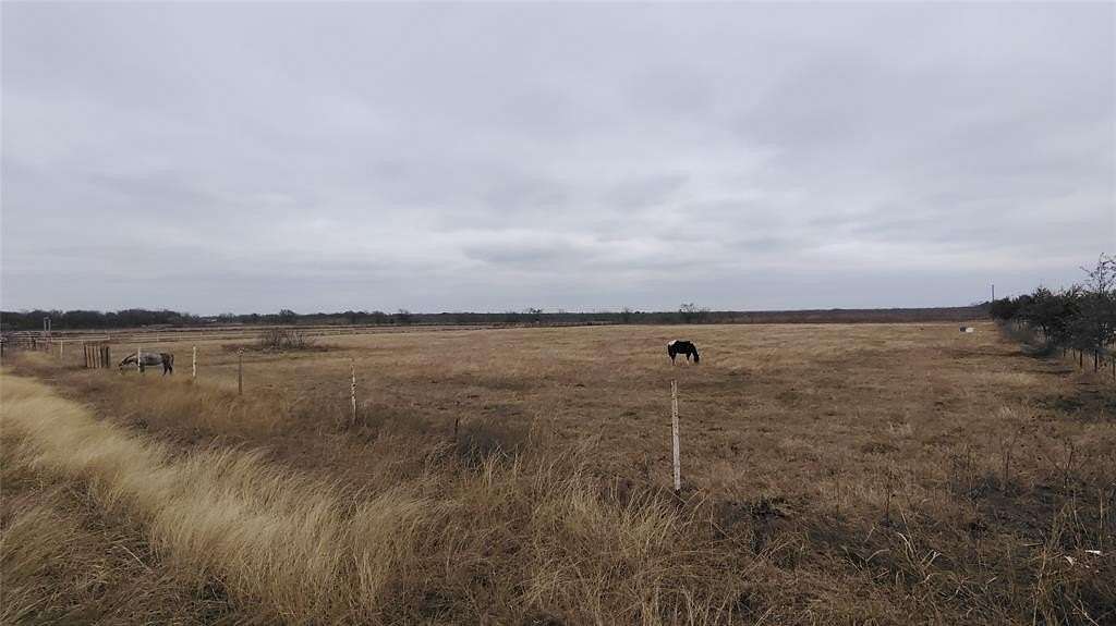 3.72 Acres of Residential Land for Sale in Corsicana, Texas