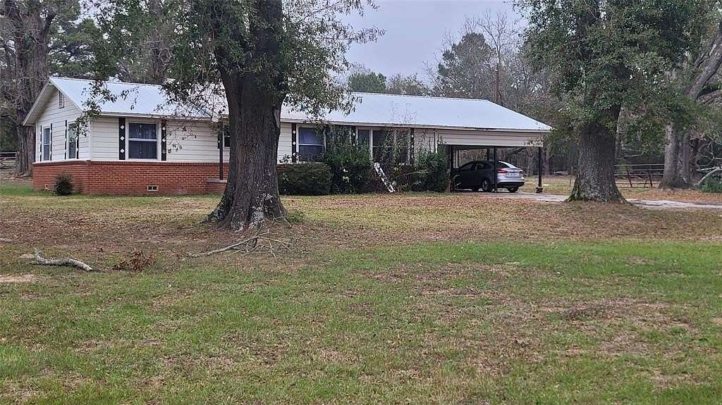 8 Acres of Residential Land with Home for Sale in Ben Wheeler, Texas