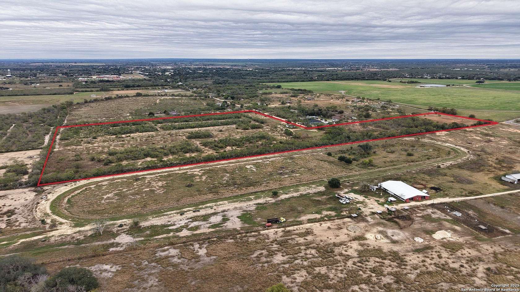 38 Acres of Land for Sale in Lytle, Texas