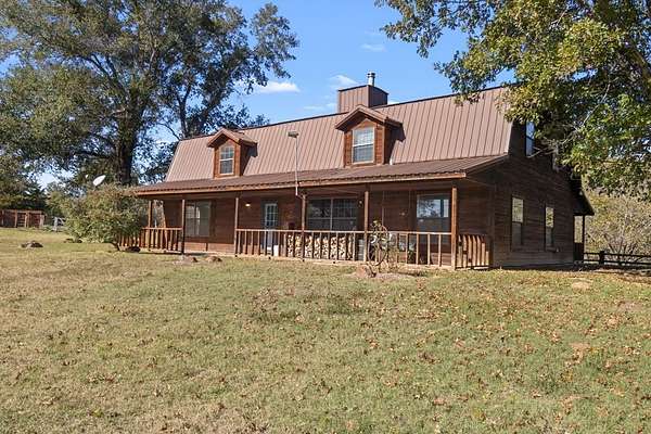 17 Acres of Land with Home for Sale in Palestine, Texas