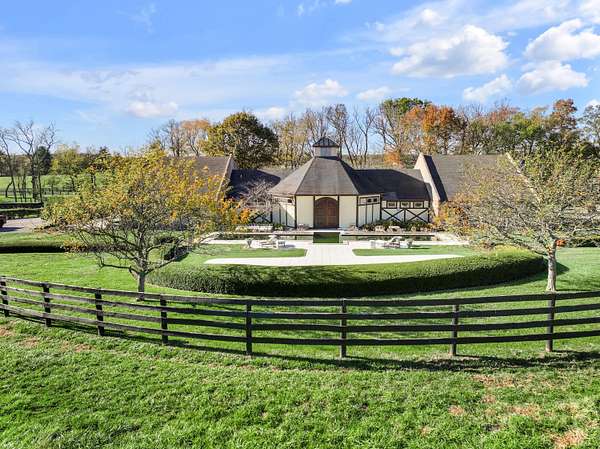 19.5 Acres of Land with Home for Sale in Georgetown, Kentucky