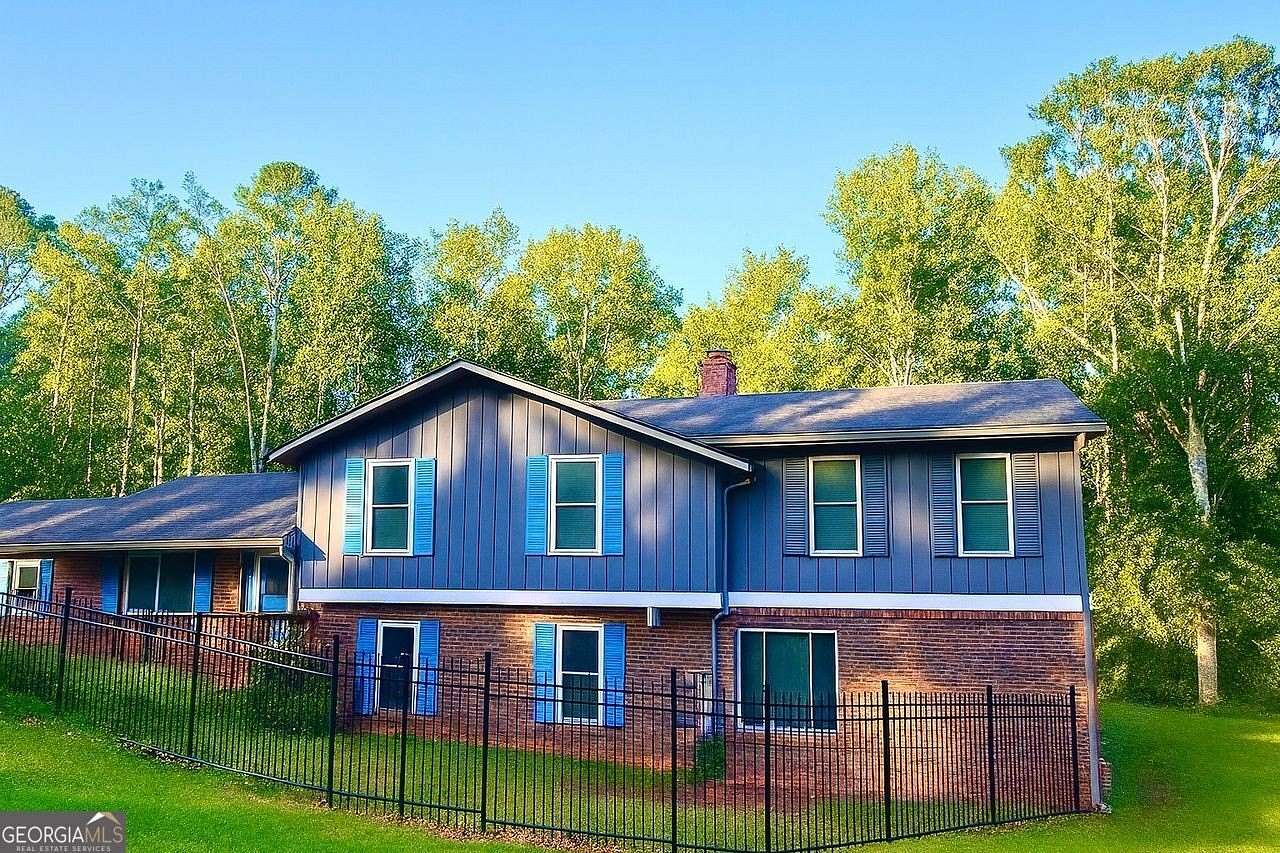 2.48 Acres of Residential Land with Home for Sale in Conyers, Georgia