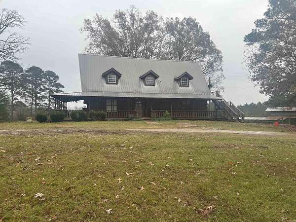 4 Acres of Residential Land with Home for Sale in De Queen, Arkansas