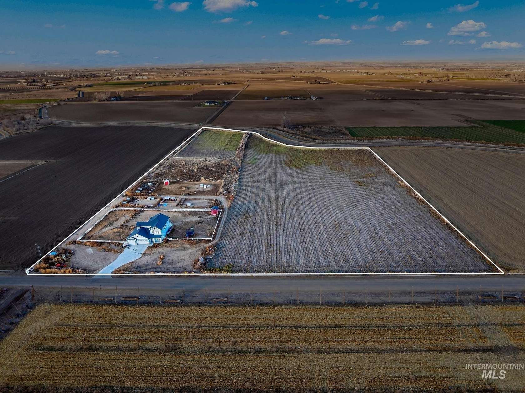 17 Acres of Land with Home for Sale in Wilder, Idaho