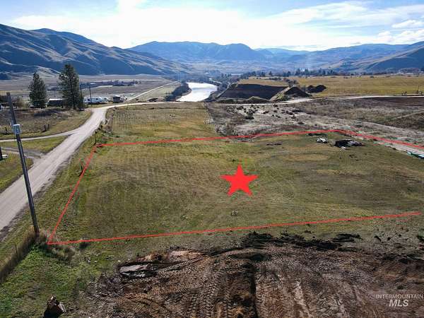 0.92 Acres of Residential Land for Sale in Horseshoe Bend, Idaho