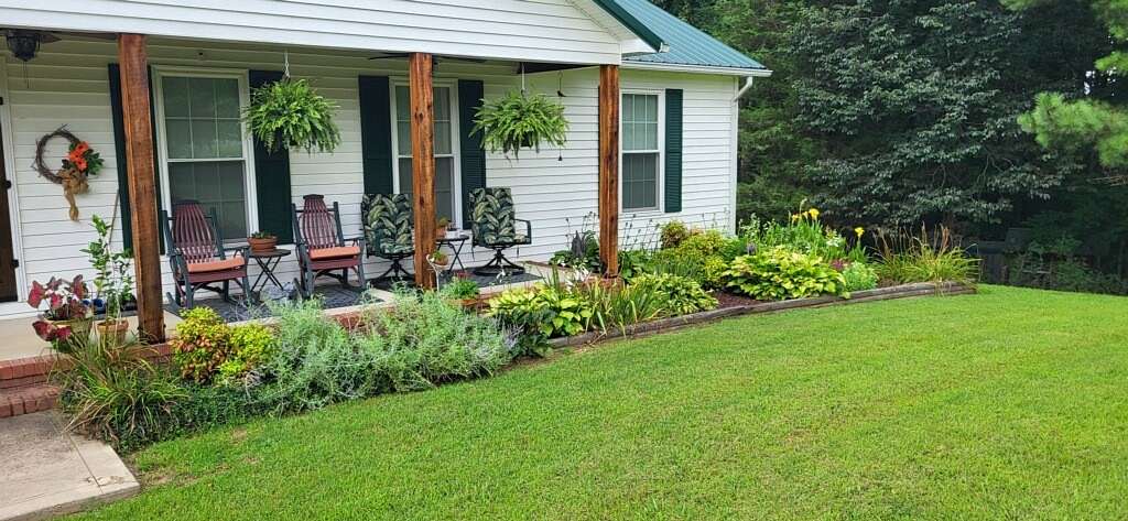 4.63 Acres of Residential Land with Home for Sale in Leoma, Tennessee