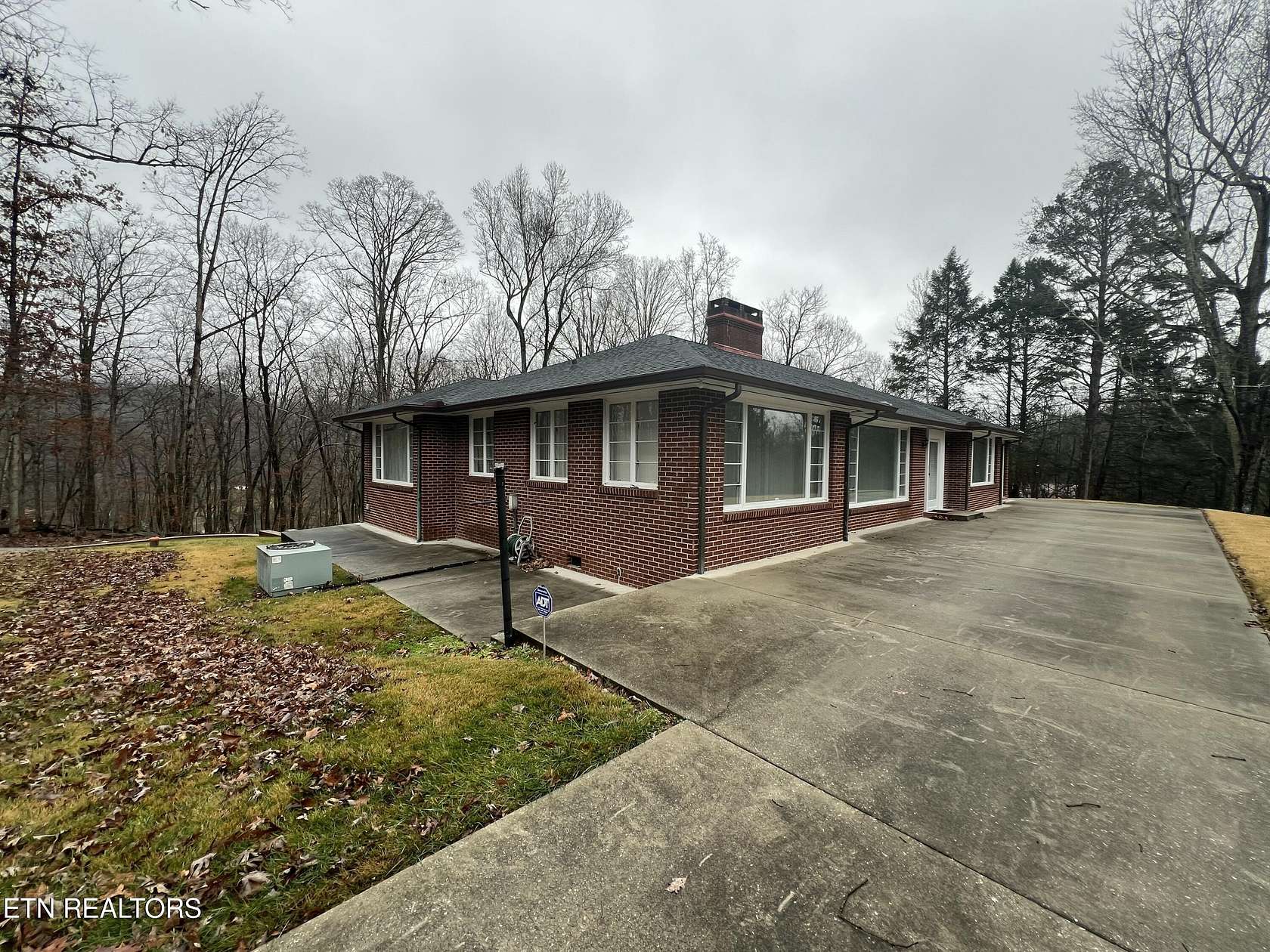 2.2 Acres of Residential Land with Home for Sale in Harriman, Tennessee