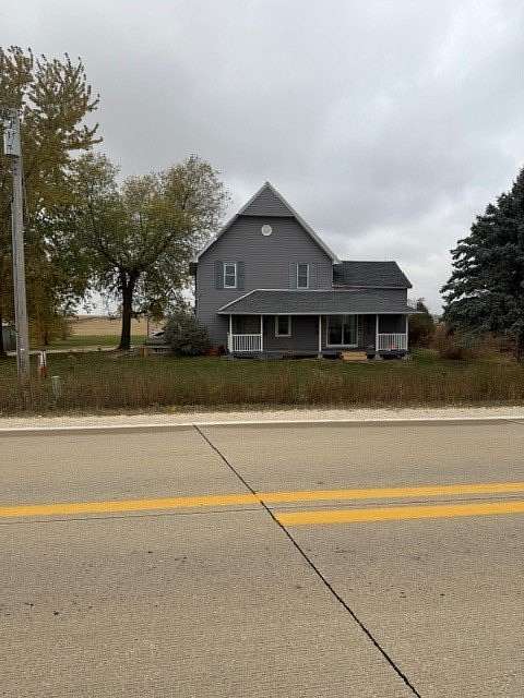 2.73 Acres of Residential Land with Home for Sale in Aurora, Iowa