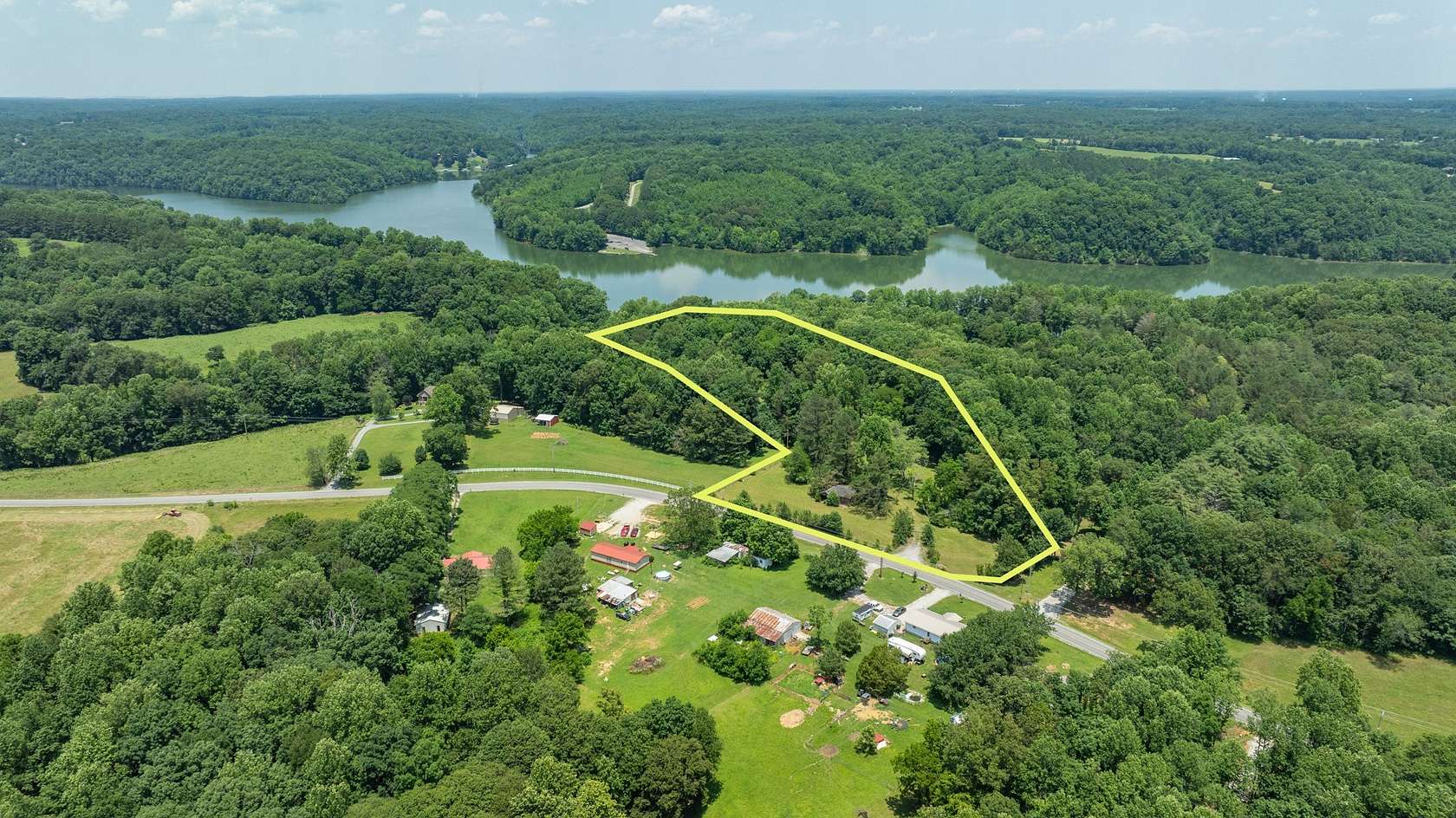 7.9 Acres of Residential Land for Sale in Winchester, Tennessee