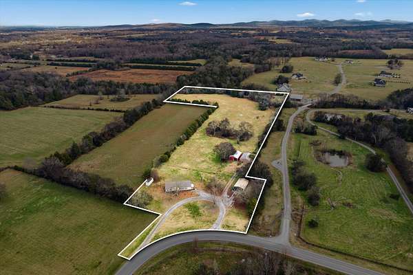 9 Acres of Residential Land with Home for Sale in Bell Buckle, Tennessee
