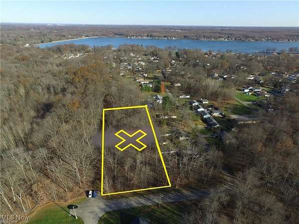 1.23 Acres of Residential Land for Sale in Lake Milton, Ohio