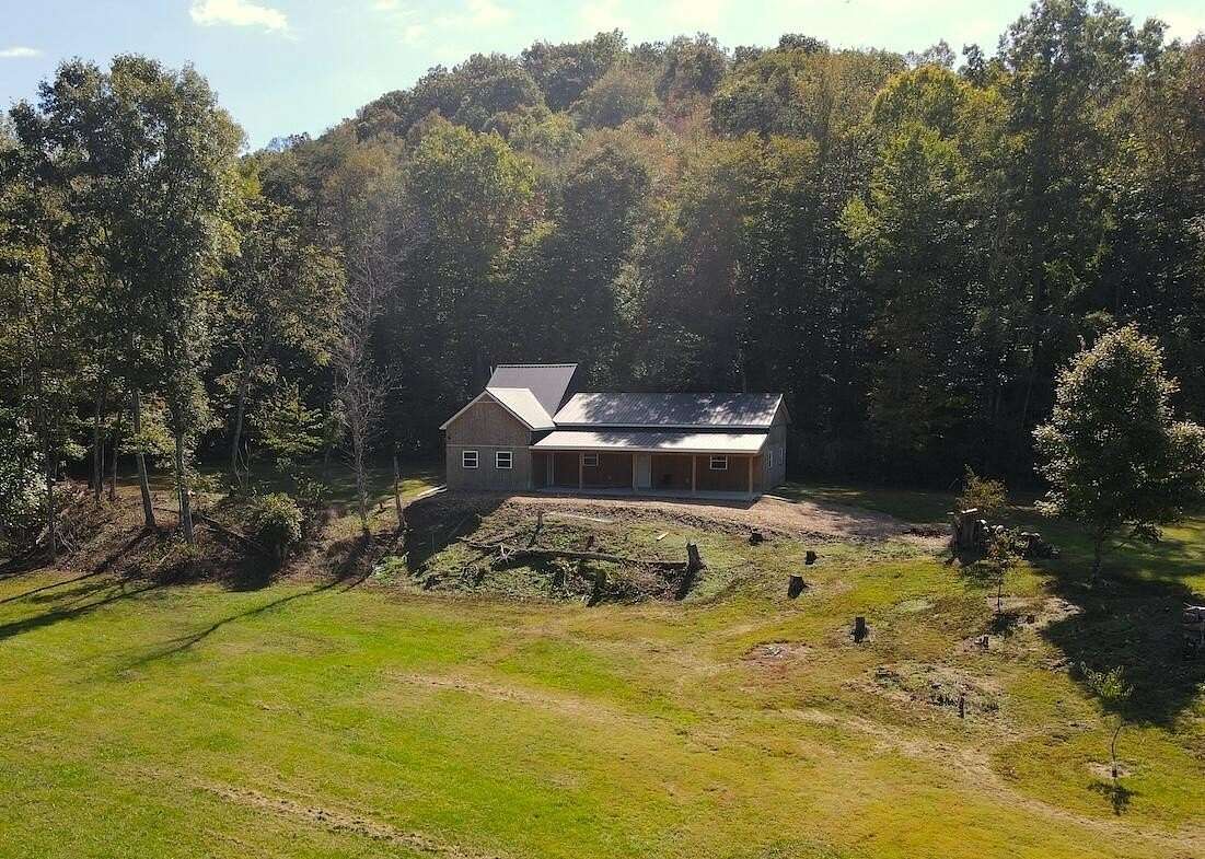 8.86 Acres of Residential Land with Home for Sale in Russell Springs, Kentucky