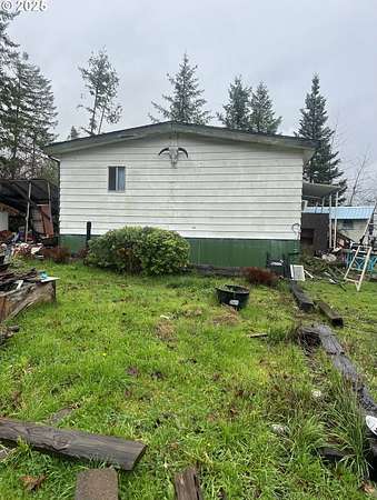 4 Acres of Residential Land with Home for Sale in Creswell, Oregon