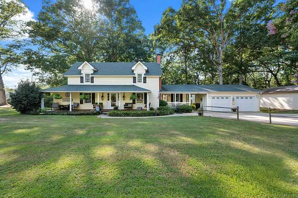 2 Acres of Residential Land with Home for Sale in Chesnee, South Carolina