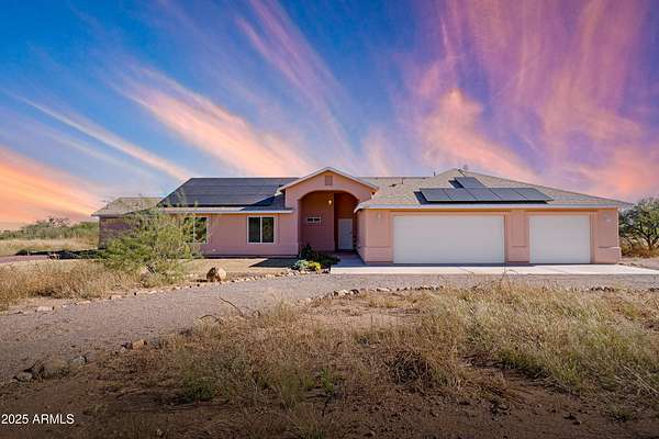 2 Acres of Residential Land with Home for Sale in Hereford, Arizona