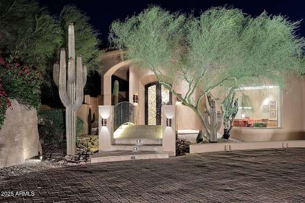 1.72 Acres of Residential Land with Home for Sale in Scottsdale, Arizona