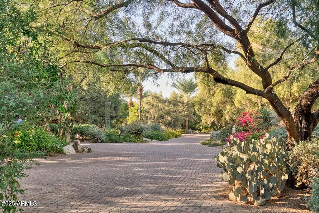 5 Acres of Residential Land with Home for Sale in Paradise Valley, Arizona