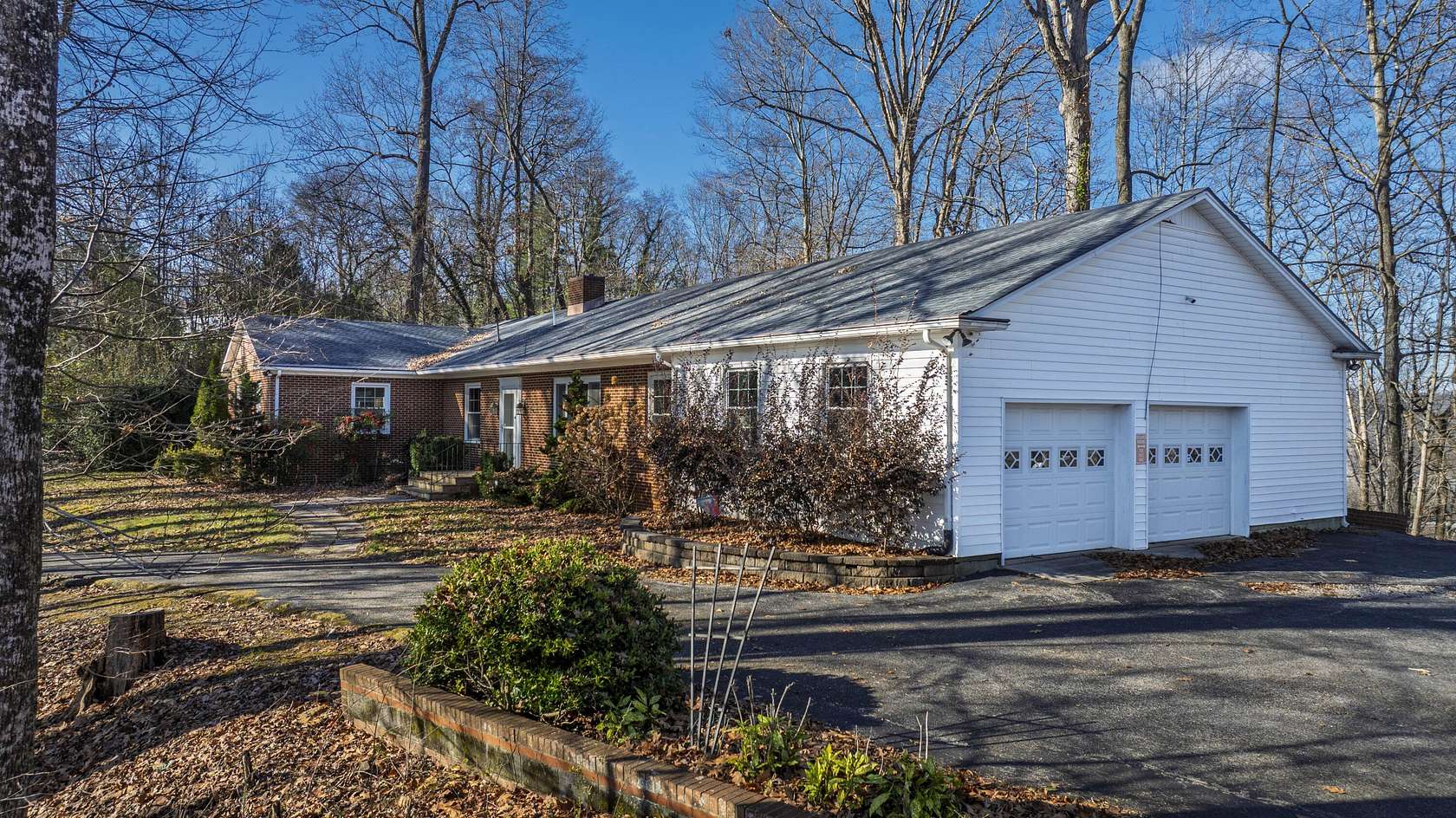 5.3 Acres of Residential Land with Home for Sale in Harriman, Tennessee