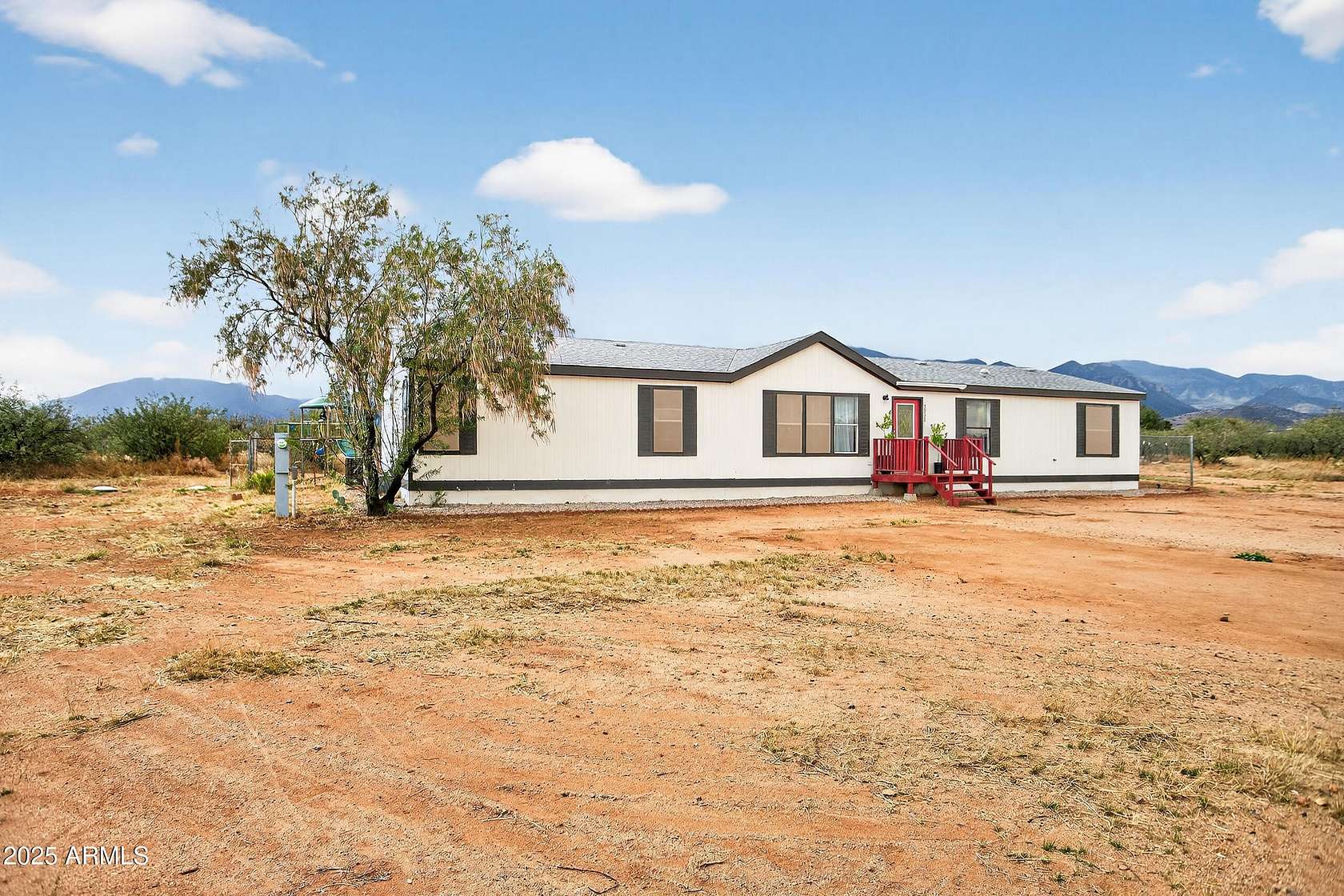 4 Acres of Residential Land with Home for Sale in Hereford, Arizona