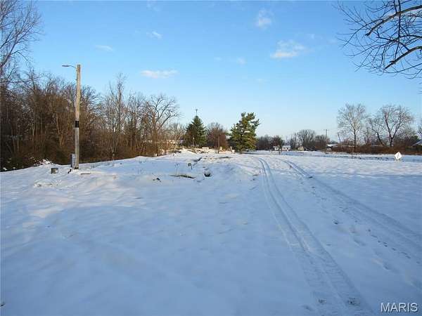 2.1 Acres of Land for Sale in Jerseyville, Illinois