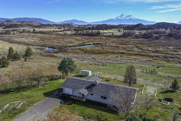 21.2 Acres of Agricultural Land with Home for Sale in Montague, California