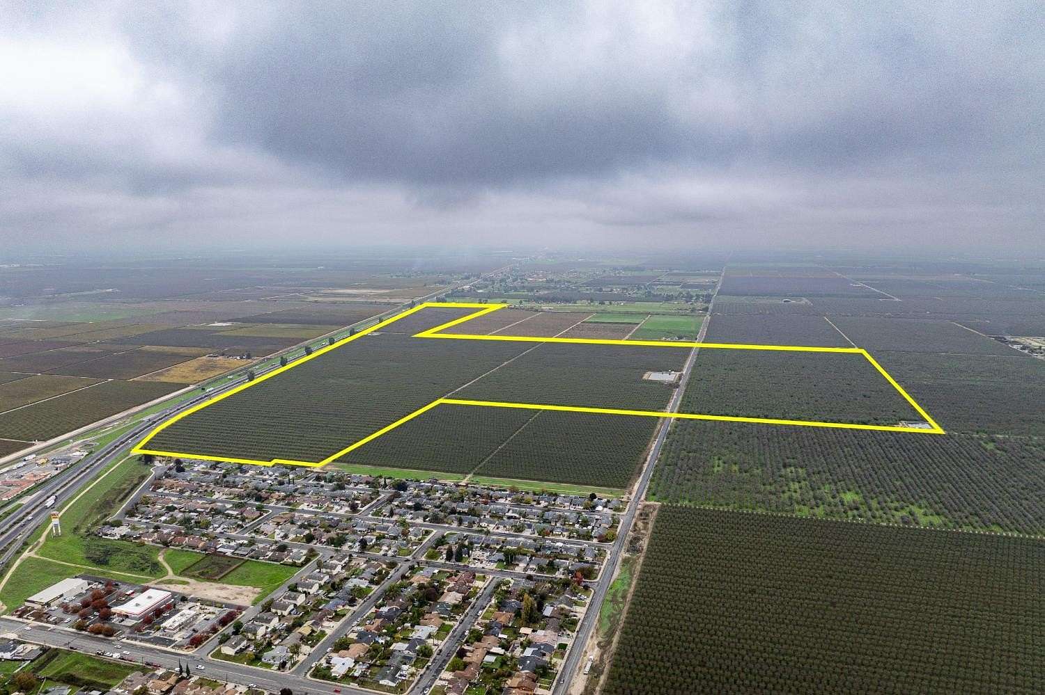 343 Acres of Agricultural Land for Sale in Earlimart, California