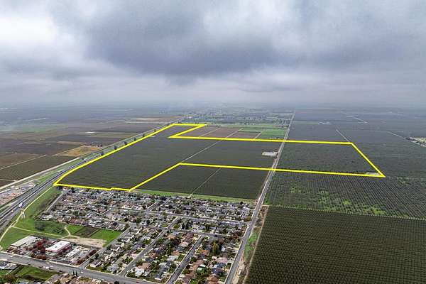 343 Acres of Agricultural Land for Sale in Earlimart, California