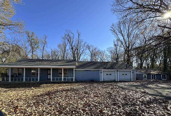 2.29 Acres of Residential Land with Home for Sale in Memphis, Tennessee