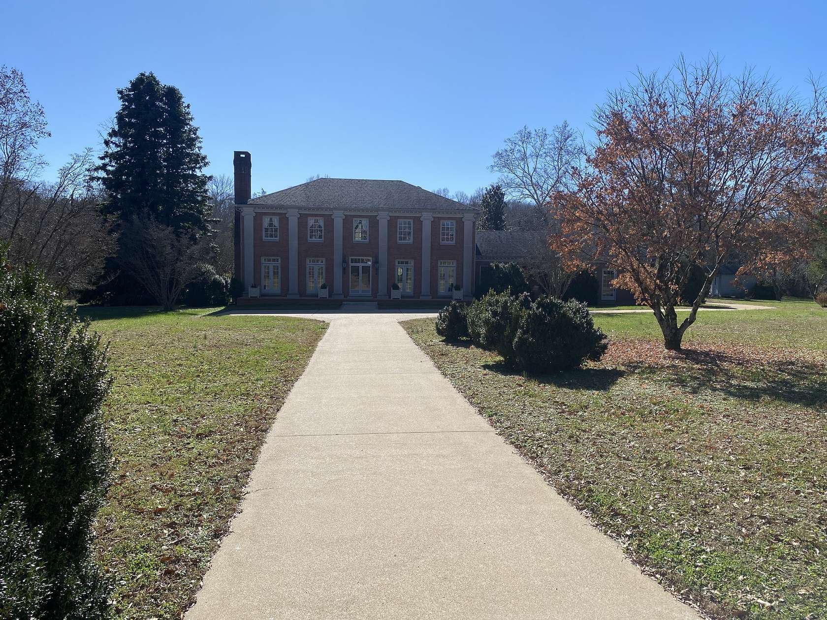 5 Acres of Residential Land with Home for Sale in Lawrenceburg, Tennessee