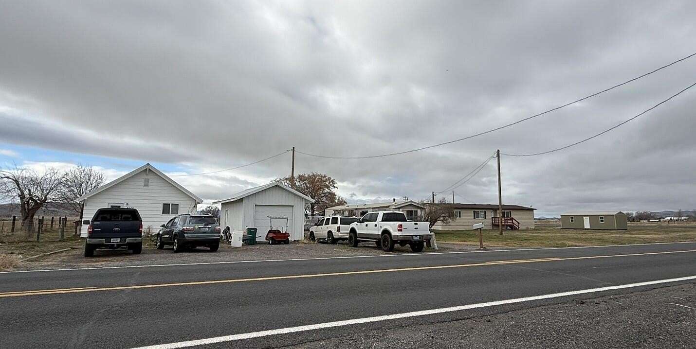 42.9 Acres of Agricultural Land with Home for Sale in Klamath Falls, Oregon