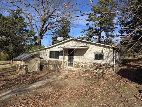 8.17 Acres of Land with Home for Sale in Thida, Arkansas