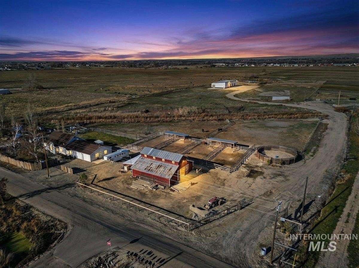 14 Acres of Land with Home for Sale in Emmett, Idaho