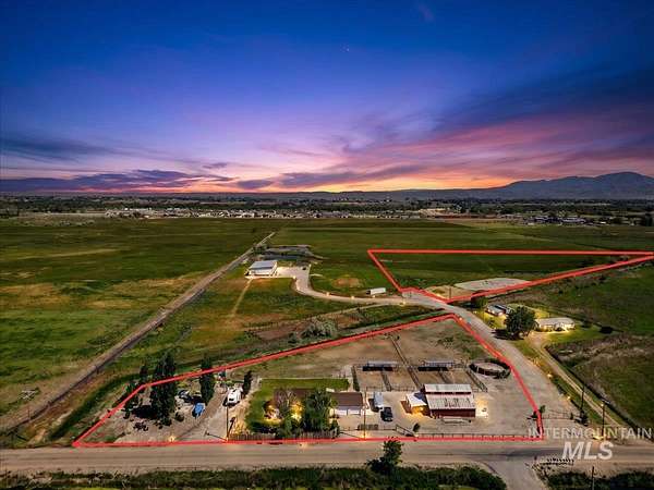 14 Acres of Land with Home for Sale in Emmett, Idaho
