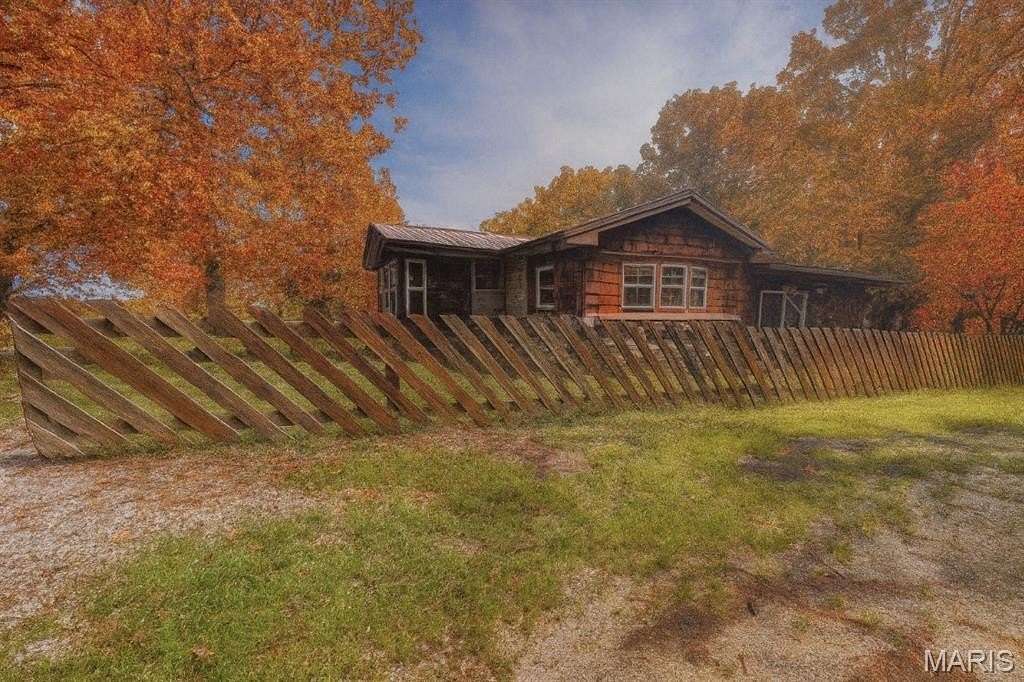 1.89 Acres of Residential Land with Home for Sale in Newburg, Missouri