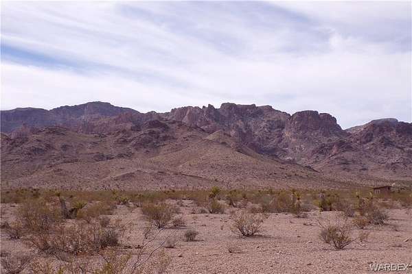 2.2 Acres of Land for Sale in Golden Valley, Arizona