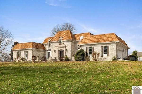 3.14 Acres of Residential Land with Home for Sale in Bardwell, Kentucky