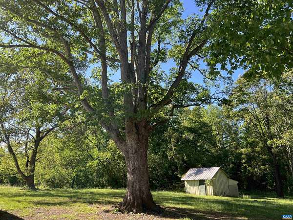 25 Acres of Recreational & Residential Land for Sale in Scottsville, Virginia