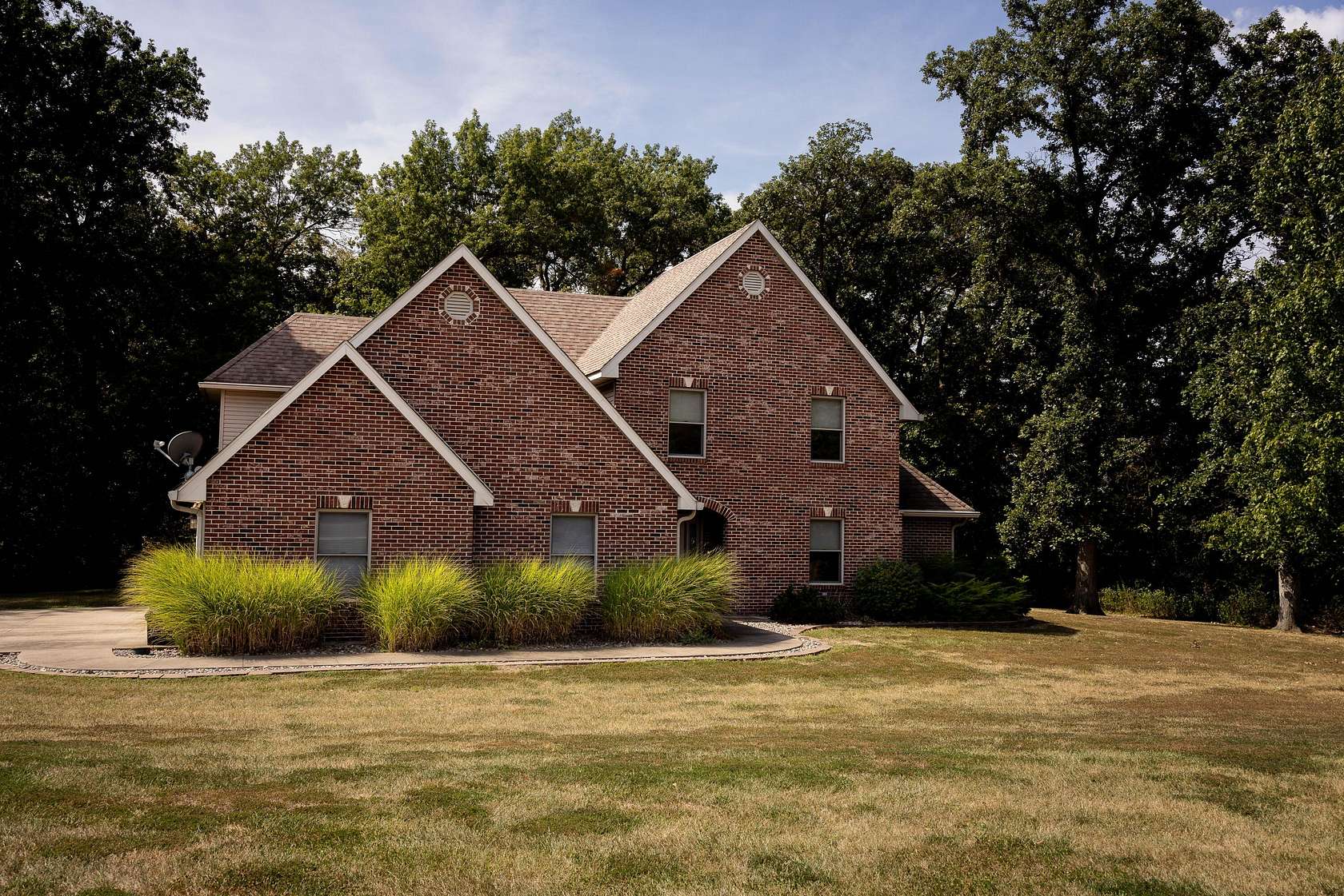 13.4 Acres of Land with Home for Sale in Centralia, Missouri