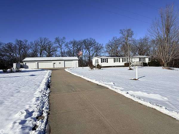 3 Acres of Residential Land with Home for Sale in Ottumwa, Iowa