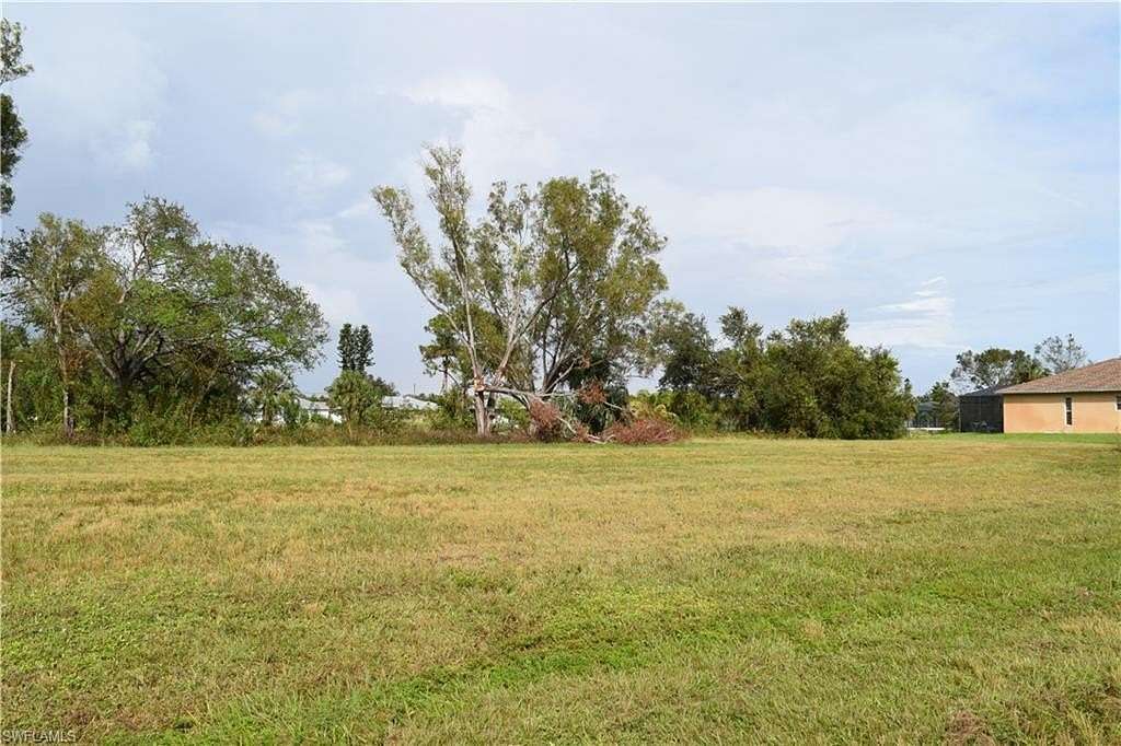 Residential Land for Sale in Cape Coral, Florida