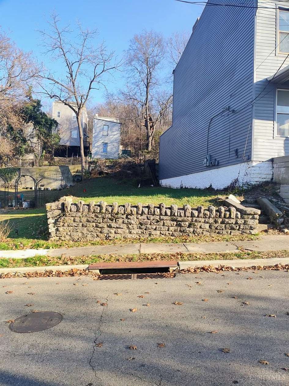 0.06 Acres of Mixed-Use Land for Sale in Cincinnati, Ohio