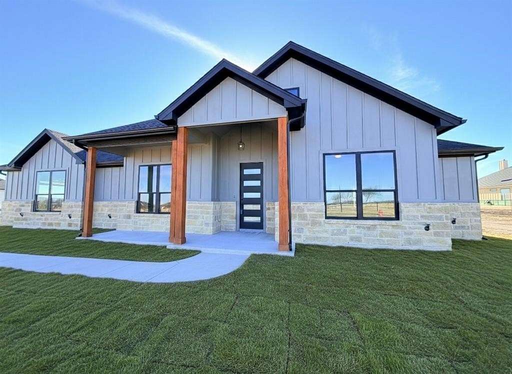 2 Acres of Land with Home for Sale in Waxahachie, Texas