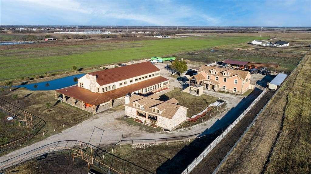 10.2 Acres of Land with Home for Sale in Nevada, Texas