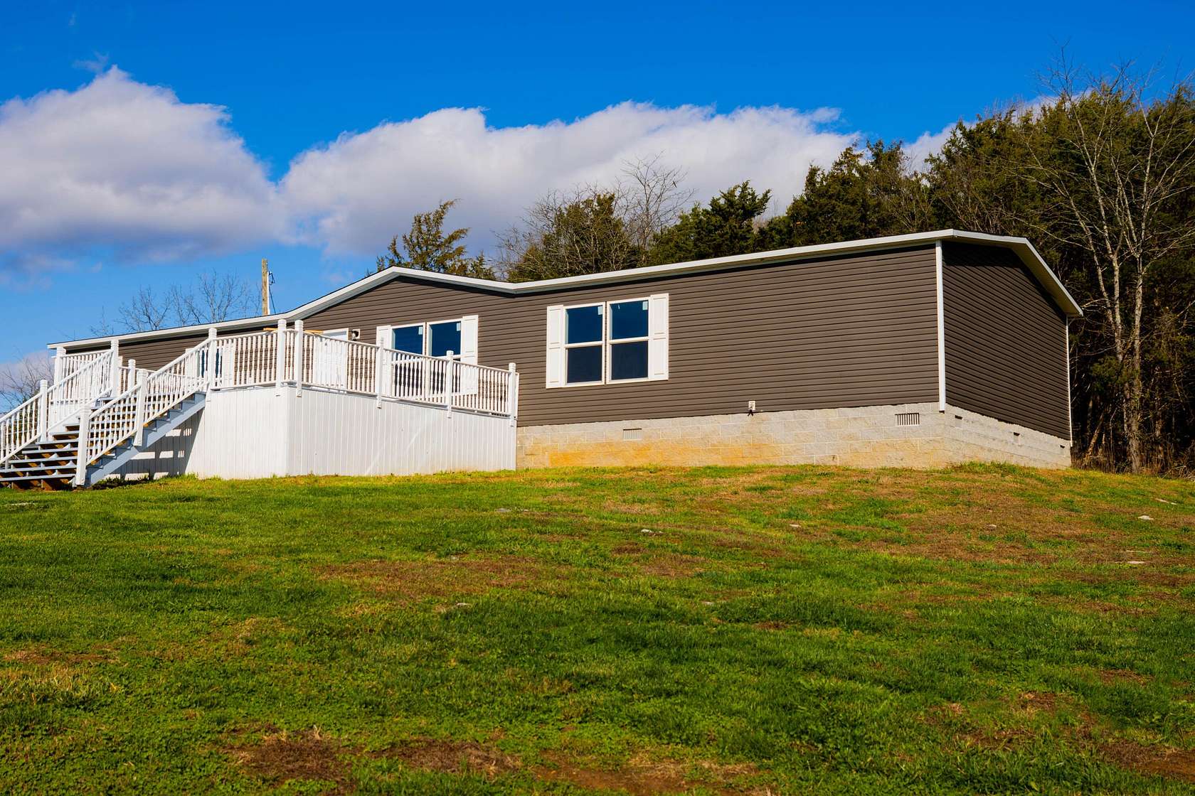 15.5 Acres of Land with Home for Sale in Somerset, Kentucky