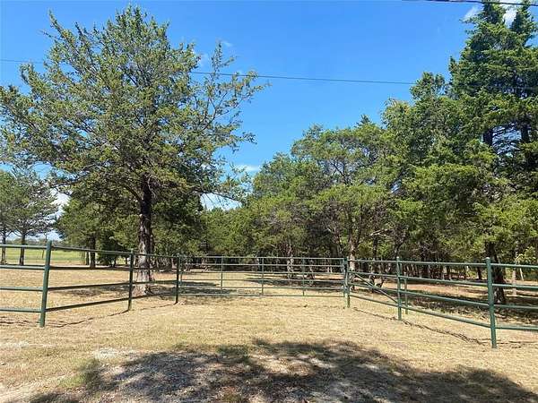4 Acres of Residential Land for Sale in Gordonville, Texas