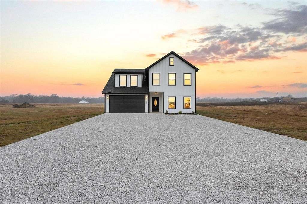 5 Acres of Residential Land with Home for Sale in Blossom, Texas