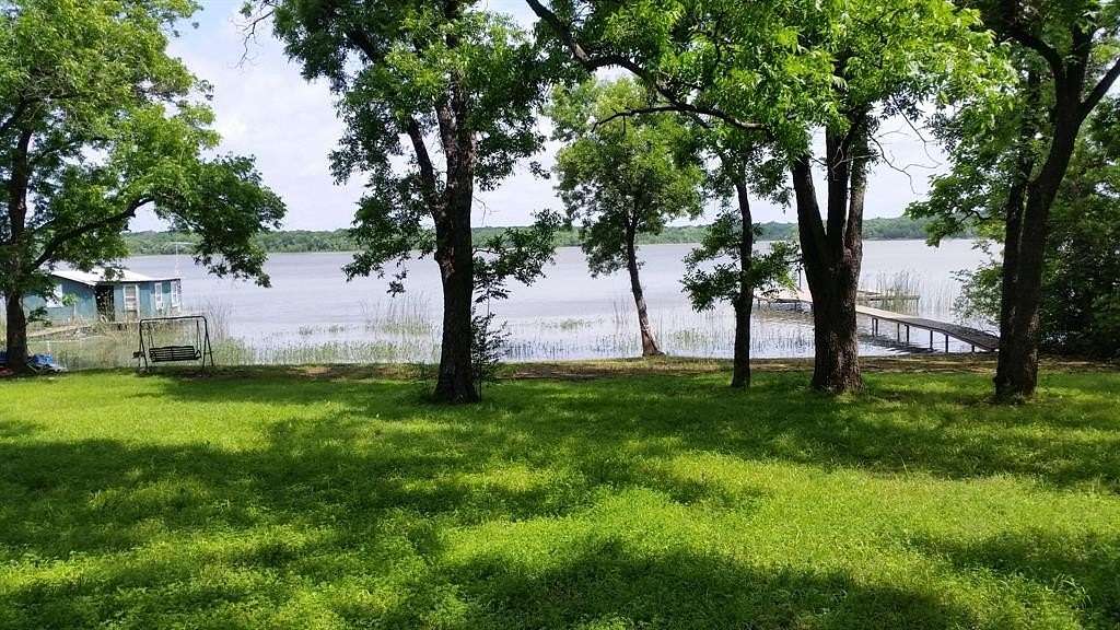 1.6 Acres of Residential Land with Home for Lease in Fort Worth, Texas